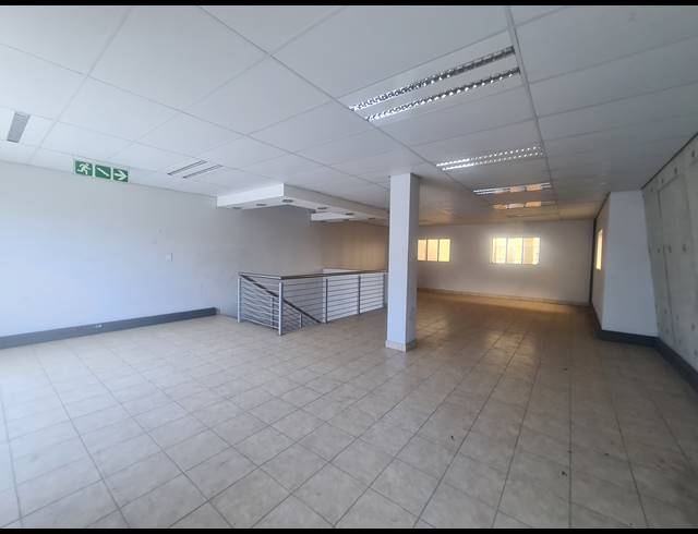 1,268M² WAREHOUSE TO LET IN LINBRO PARK